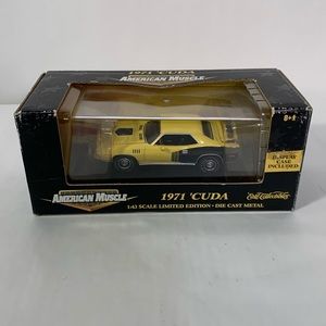 Ertl American Muscle 1971 Plymouth Hemi 'Cuda with Display Case 1:43 metal